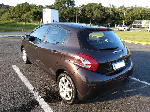 Peugeot 208 com Teto, Único Dono - Não Tem Detalhe - Aceito Oferta ou Trocas 2015 - Foto 9