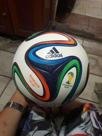 Bola bazuca