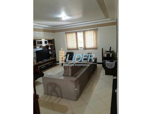 Casa à venda com 3 dormitórios em Jardim holanda, Uberlândia cod:23822