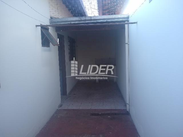 Casa para alugar com 3 dormitórios em Planalto, Uberlândia cod:863301 - Foto 17
