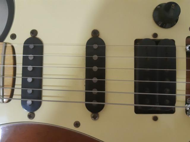 Guitarra stratocast - Foto 3