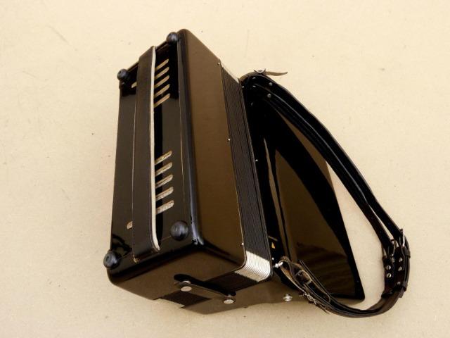 Acordeon Weltmeister 60 Baixos - Foto 4