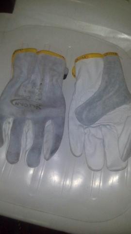 Luvas de vaqueta