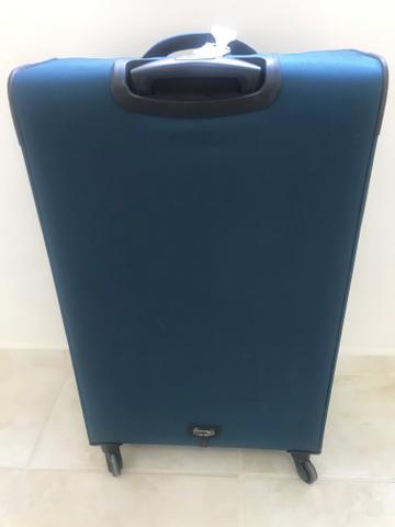 Mala para viagem seminova 4 rodas giratórias - Foto 2