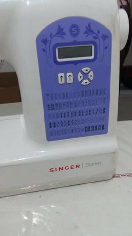 Máquina de costura singer 6680