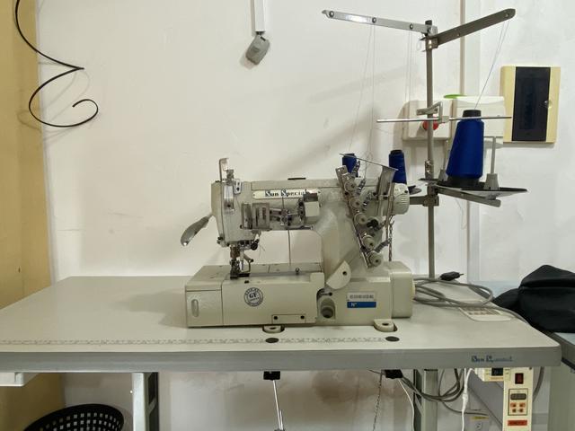 Máquina INDUSTRIAL Galoneira de costura - Foto 3