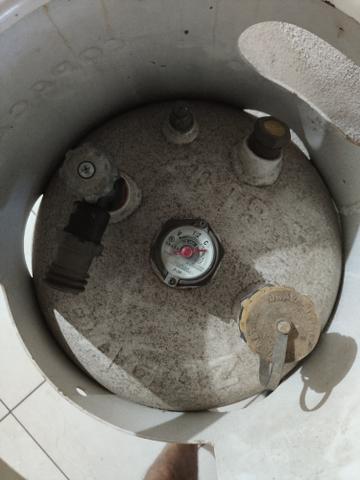 Cilindro se gás carregado - Foto 2