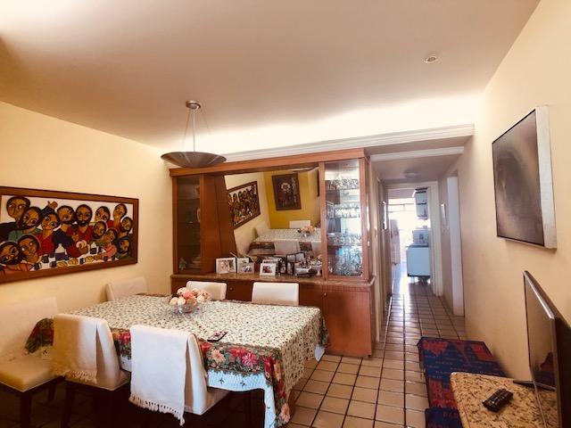 Apartamento Beira-mar 4 quartos, 2 suítes e 3 vagas, super conservado - Foto 5