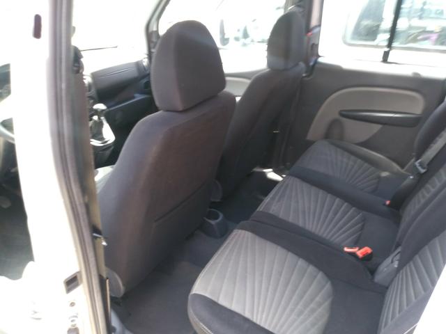 DOBLO ESSENCE 1.8 FLEX ANO 2017 7 Lugares COMPLETO - Foto 9