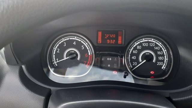 Sandero 1.0 16v completo,air bag e abs - Foto 6