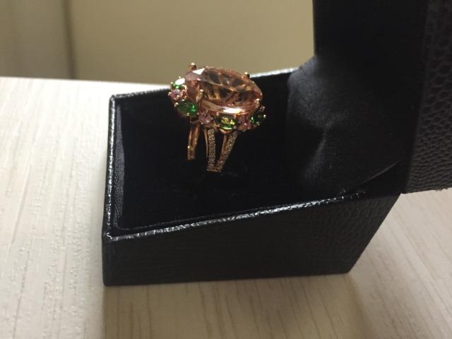 Vendo Anel em Ouro Rose, com Esmeraldas, Diamantes, Safiras e Morganita - Foto 2