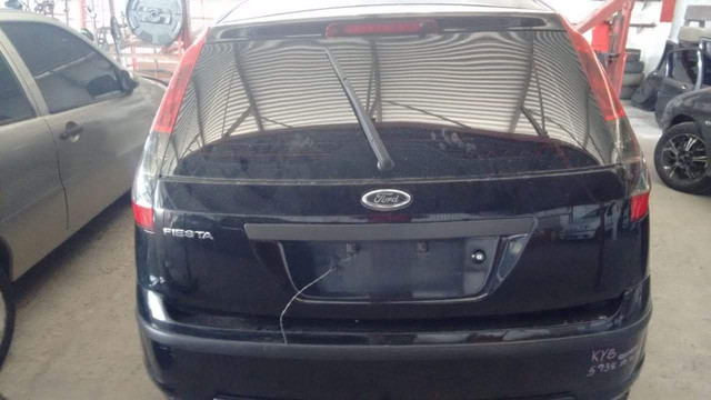 Sucata de Ford Fiesta Hatch 2012 1.0 para retirada de peças