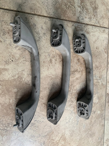 Alça de teto pqp renault sandero/logan original cada 30 reais - Foto 3