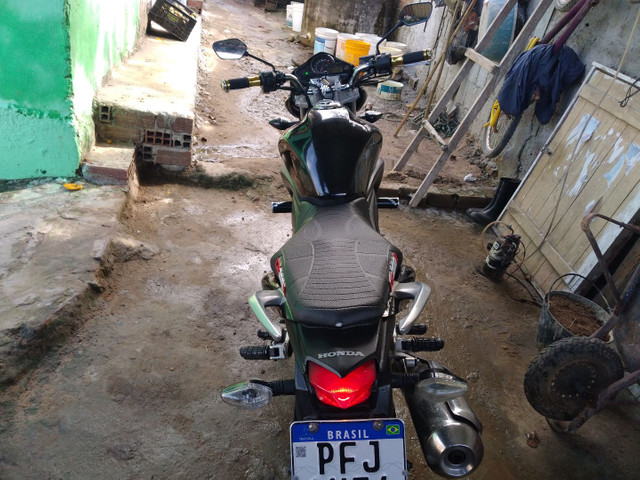 Cb300 bem conservada vando e troco por xre - Foto 6
