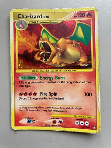 Carta Pokémon Charizard Ultra Raro Celebrações + Brindes em