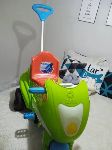 Motoca Carrinho De Passeio Triciclo Max Calesita Azul e Verde