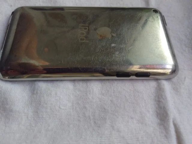 Apple iPod Touch modelo no A1213 1a geração 8GB cromado - Foto 5