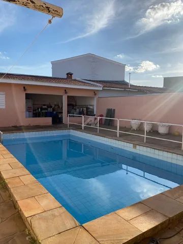 Casa comercial /residencial com 3 dormitórios a venda no Parque Taquaral