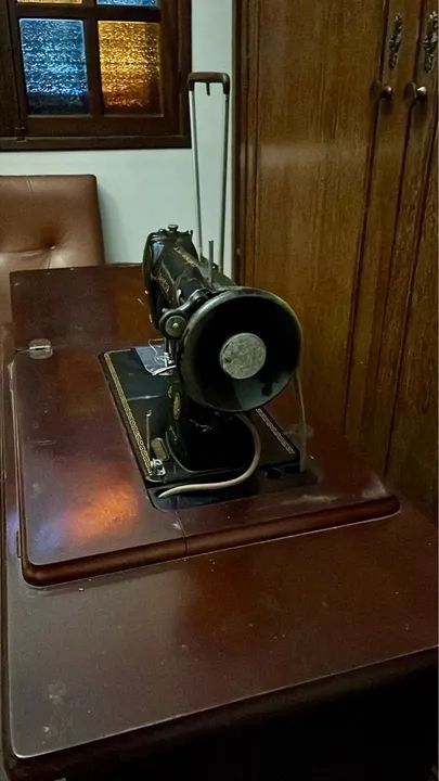 Máquina de Costura Singer Antiga (anos 60) funcionando - Foto 2