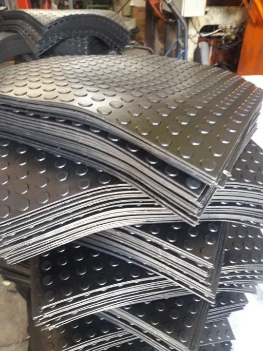 Piso Moeda 50x50cm preto R$ 9,95 