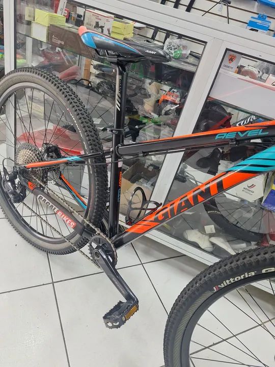Bicicleta Giant Revel 12v - Foto 3