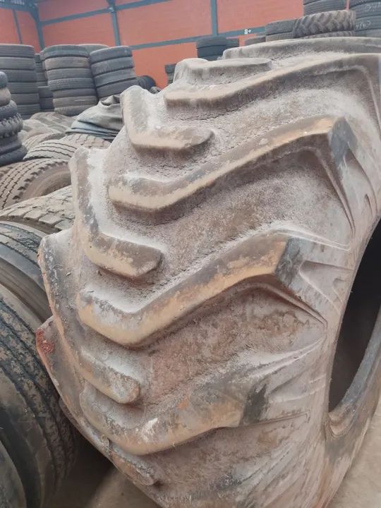 Vende-se 1 pneu usado na medida 28.1-26 Pirelli original  - Foto 6