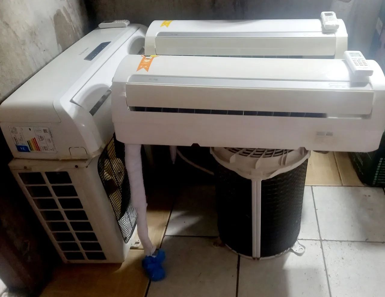 3-Splits de 12000 Btus, Semi-novas das Marcas, 2-Sriger e Midea e Electrolux da Eco-turbo  - Foto 3