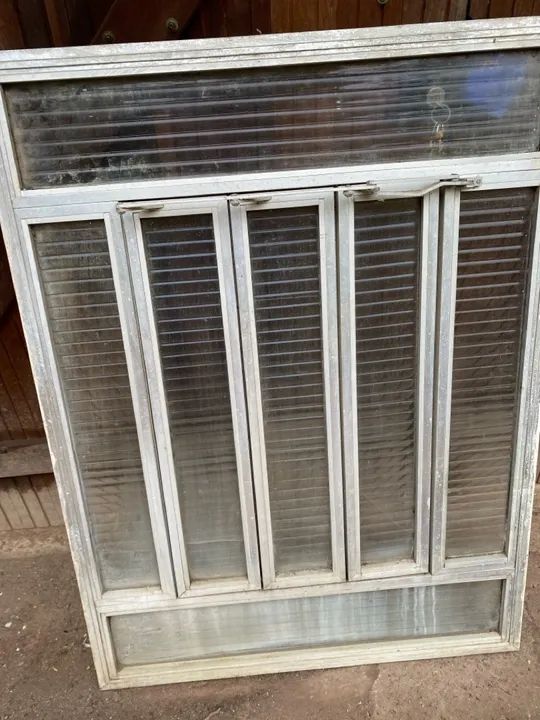 Janelas em alumínio vidro canelado - Foto 4