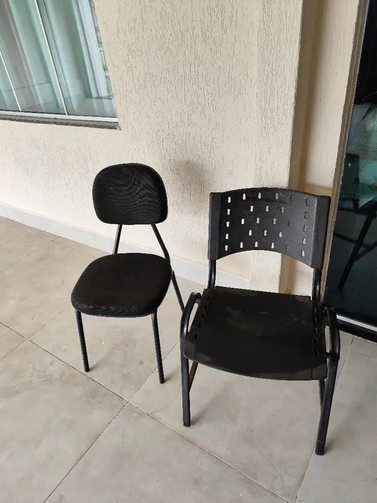 2 Cadeiras Pretas Urgente! Barata! - Foto 4