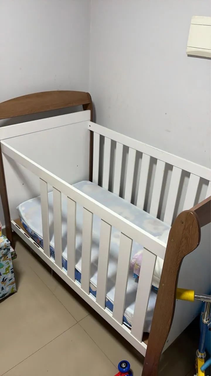 VENDO BERÇO COM COLCHÃO 100% MDF $500,00 