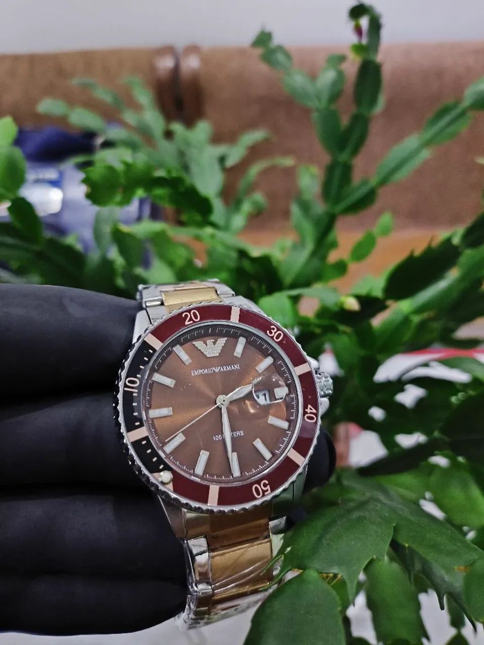 Relógio marca famosa- Elegância e Estilo
