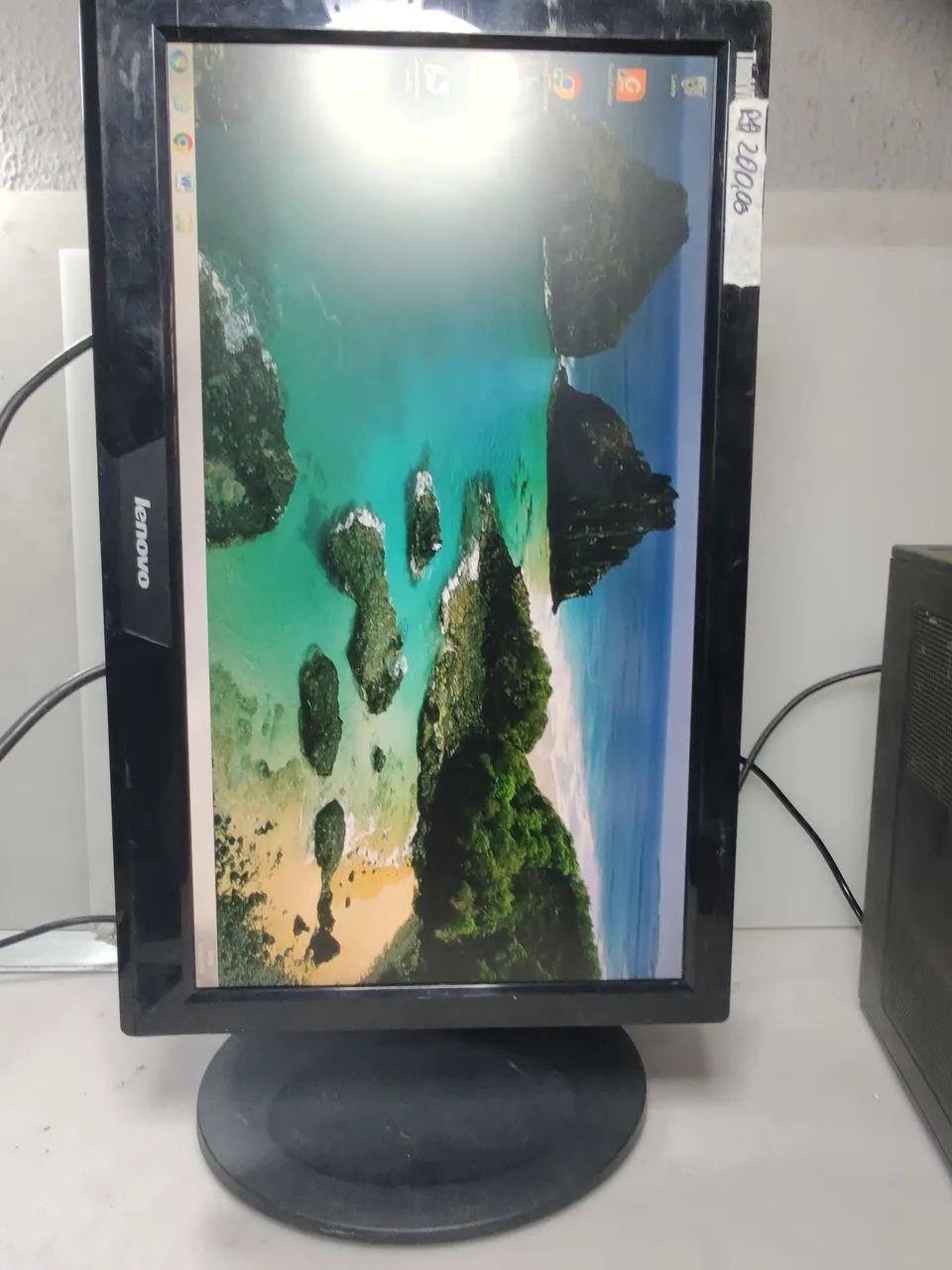 Monitor Lenovo ThinkVision 20 Pol base giratória  - Foto 3