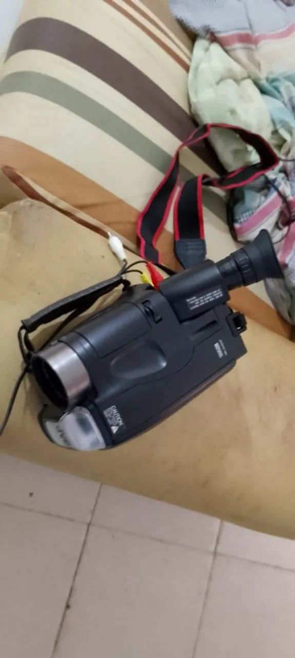 Filmadora JVC GR-AX837 - Foto 2