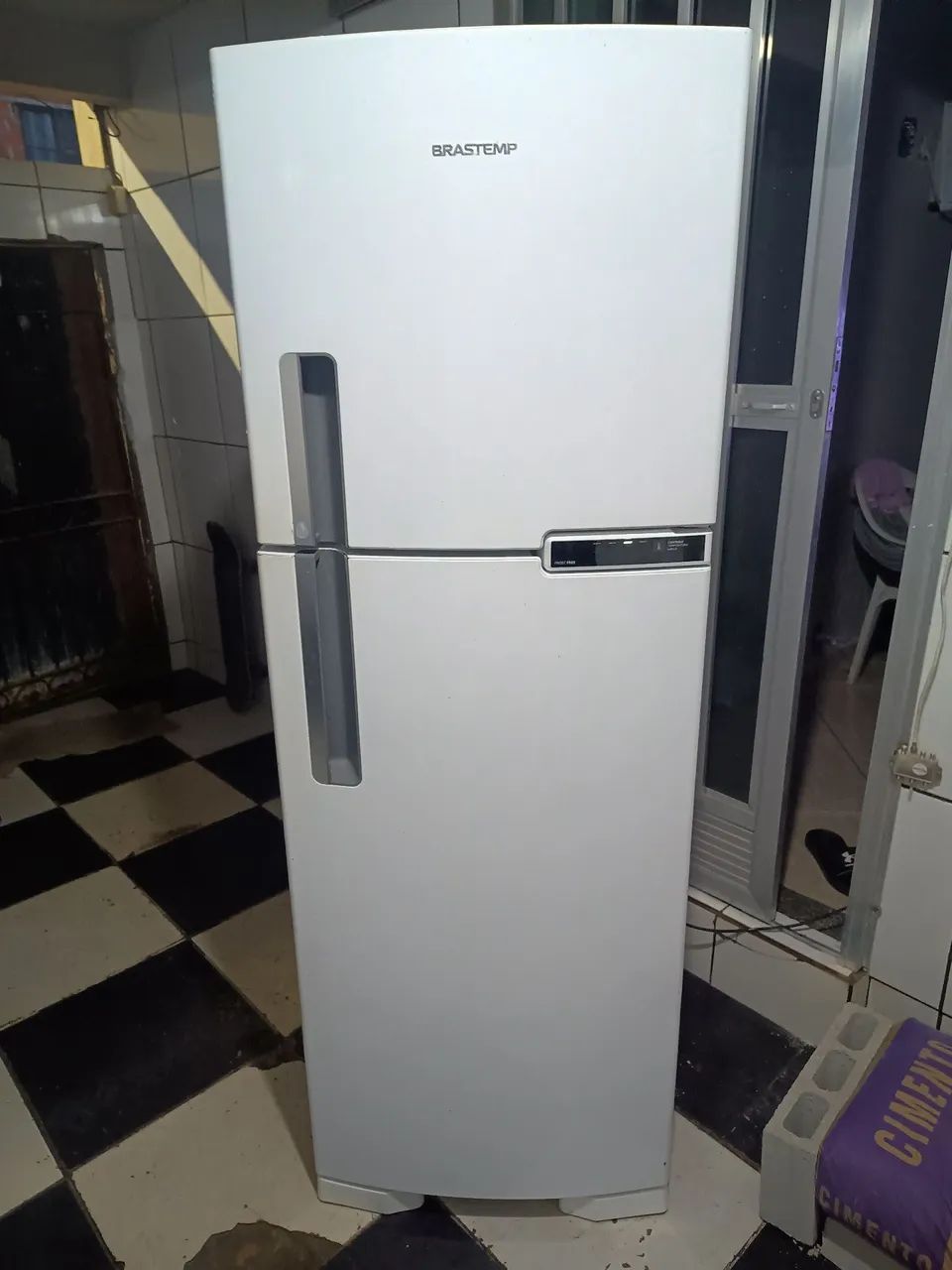 Geladeira Brastemp FROST FREE 375 litros, ENTREGA A COMBINAR 