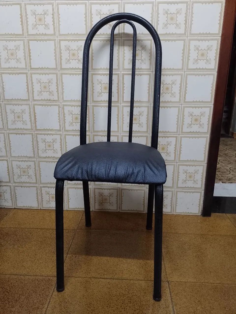 Cadeira de Metal com Assento Estofado - Foto 2