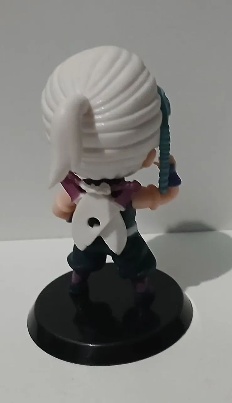 BONECO ACTION FIGURE MINIATURA DEMON SLAYER TENGEN UZUI - Foto 2
