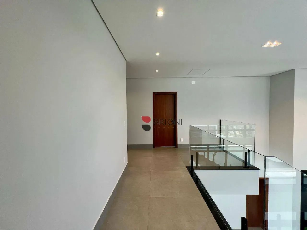 Casa sobrado alto padrão, com 353m², 4 quartos/suíte à venda em condomínio Alphaville, em - Foto 11