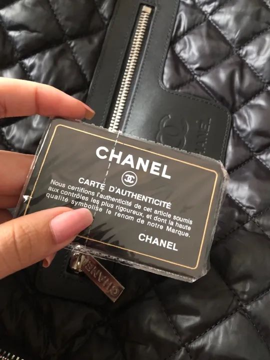 Mochila Chanel Preta - Foto 3