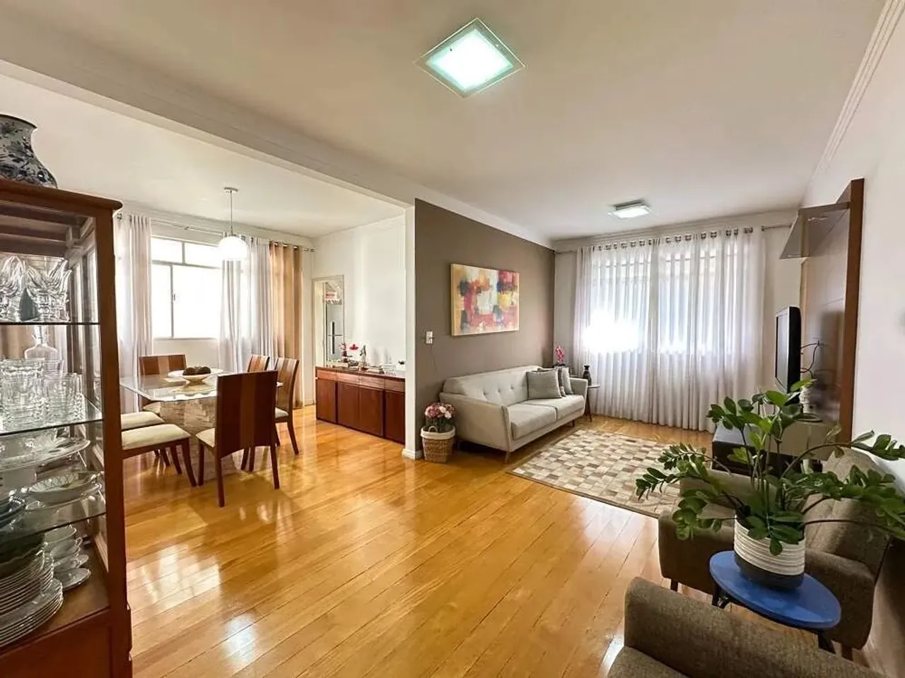 Apartamento a venda no centro de Divinopolis-MG.