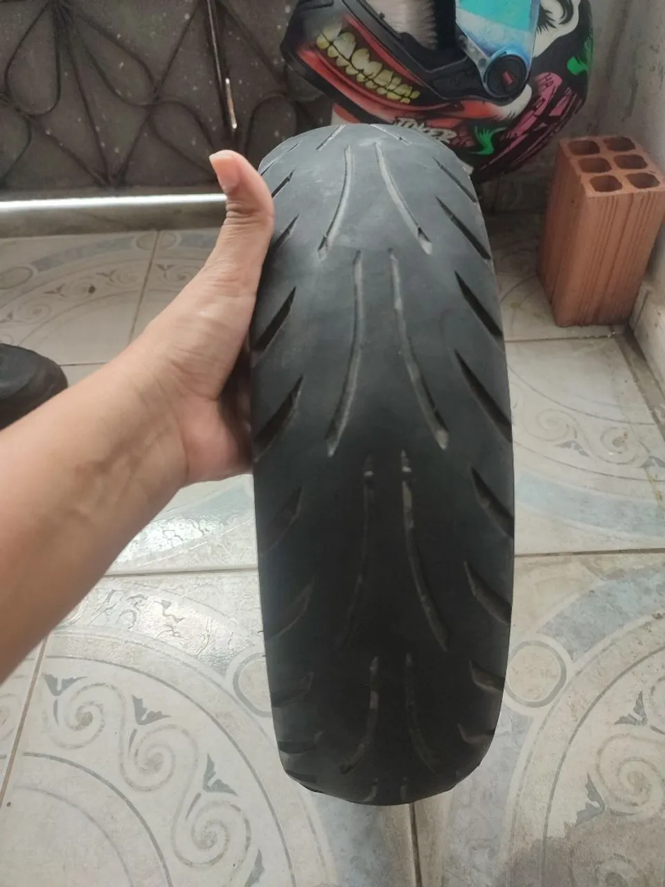 Pneu de Moto Usado LEVORIN
