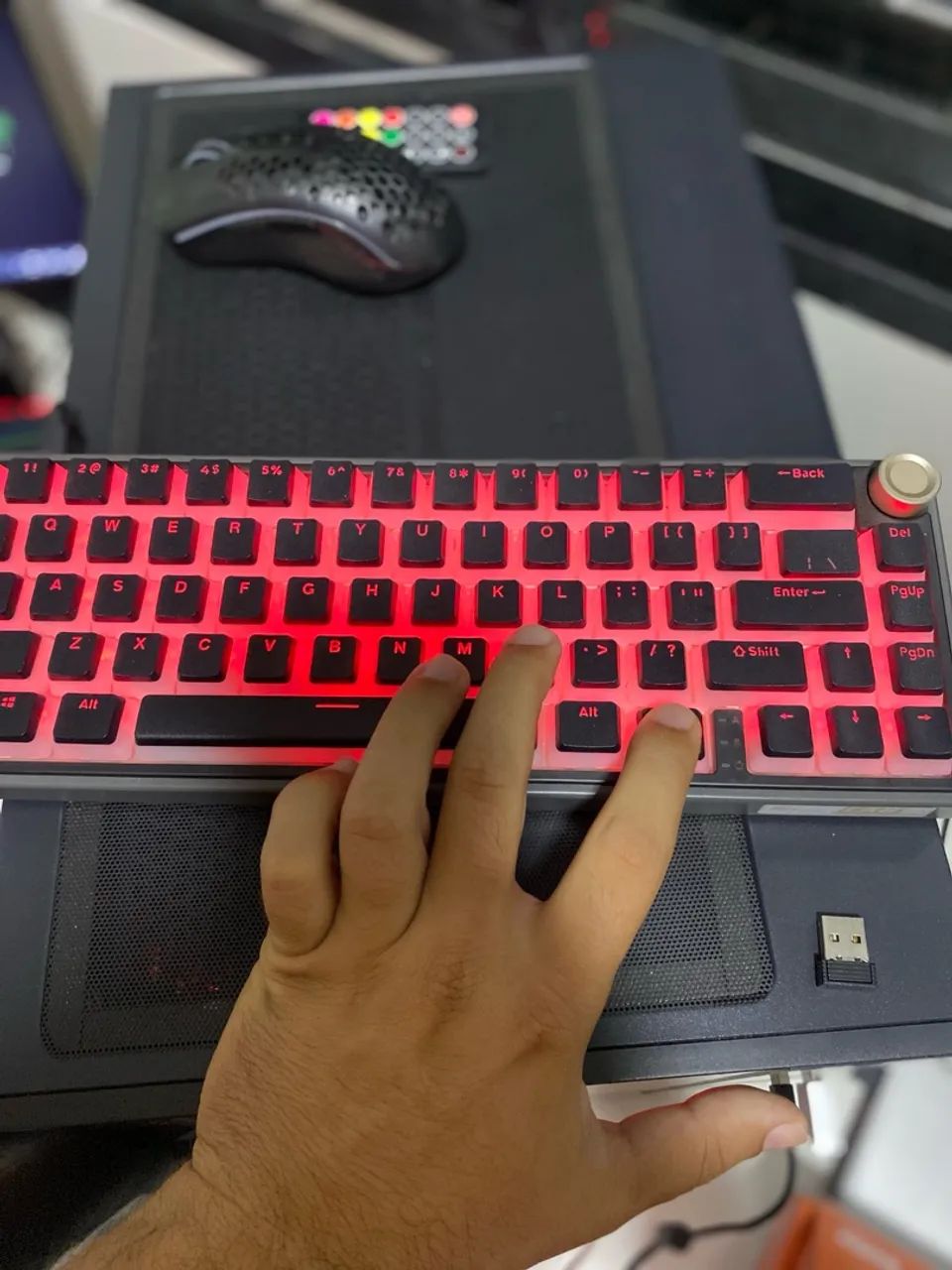 Teclado Mecânico Royal Kludge R65 65% RGB Switch Chartreuse Espanhol - Foto 5
