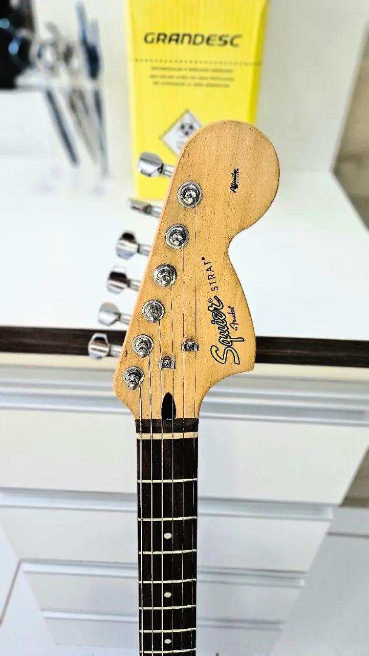 Fender Squier Affinity Hss Made in Indonesia: - Foto 3