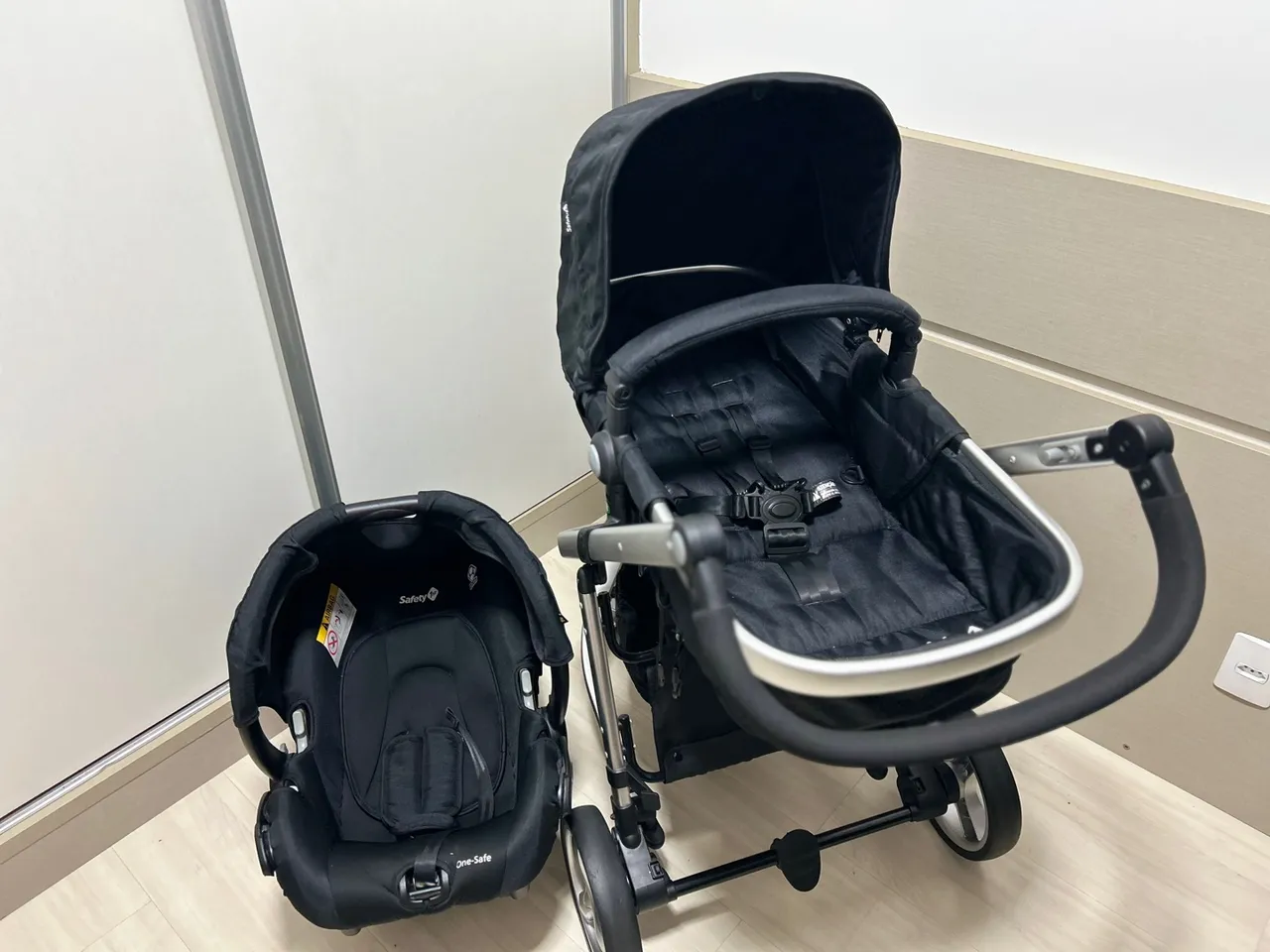 Carrinho Safety 1st Mobi Travel System