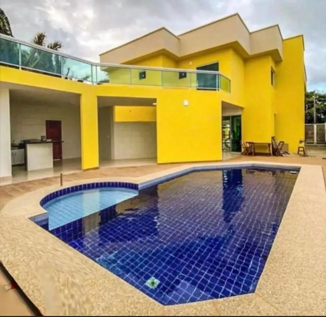 Alugo casa alto padrão cond. Villa Fiori Araçagy 505 m², 04 suítes.