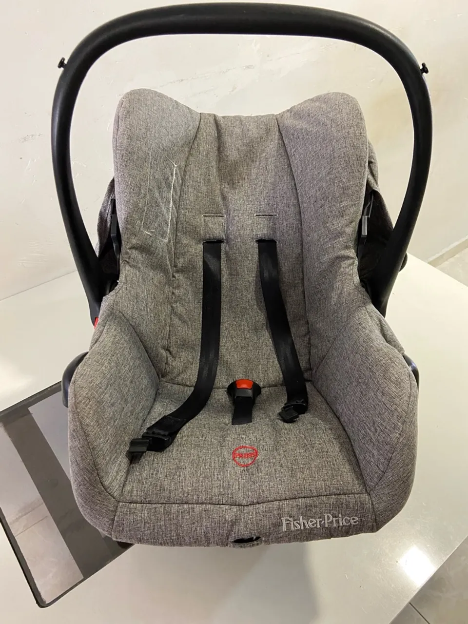 Bebê Conforto Fisher-Price + cadeirinha de alimentação Disney de BRINDE