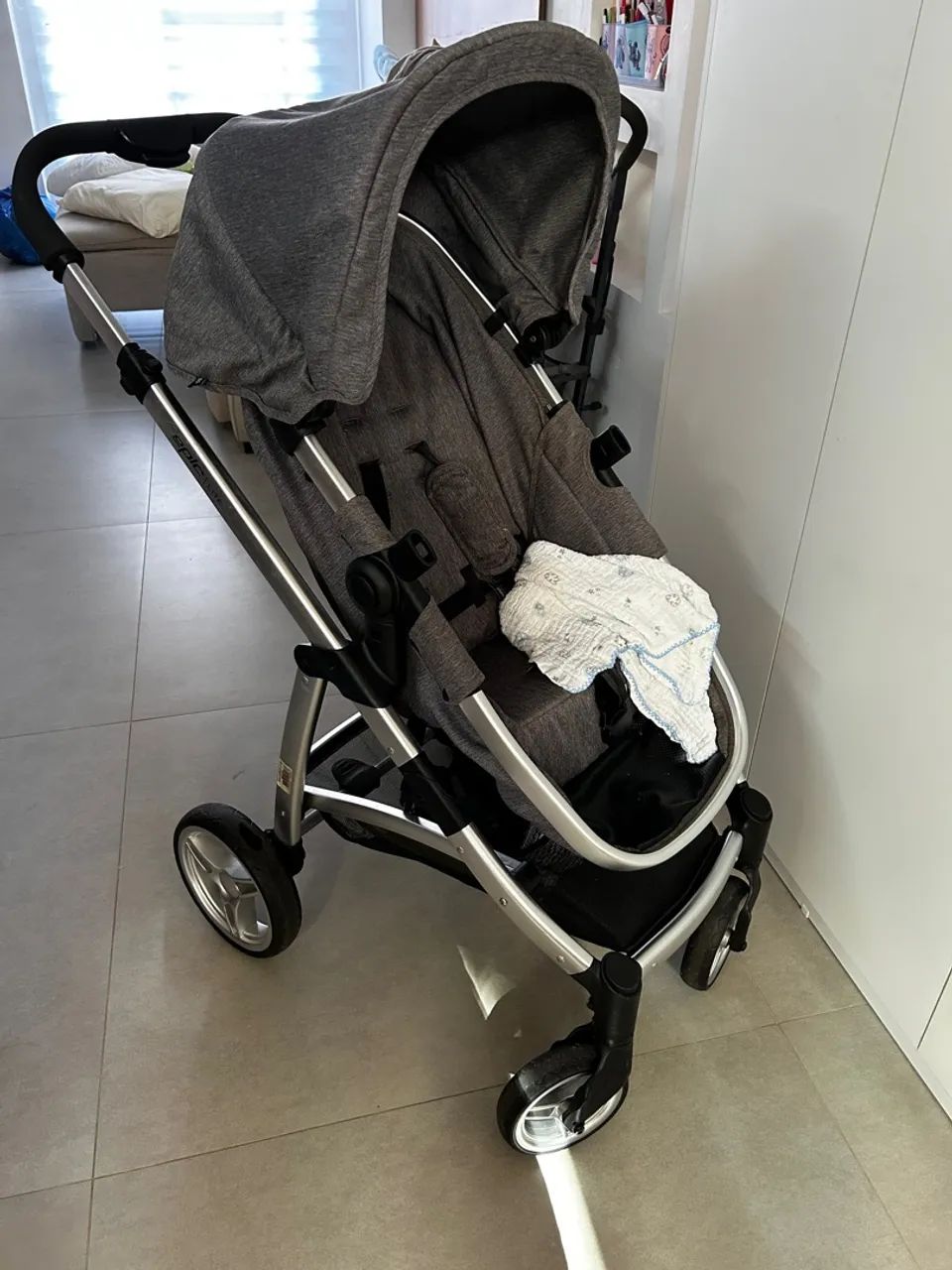 Infanti Epic Lite - Carrinho + bebê conforto + Moisés + 2 bases isofix  - Foto 2