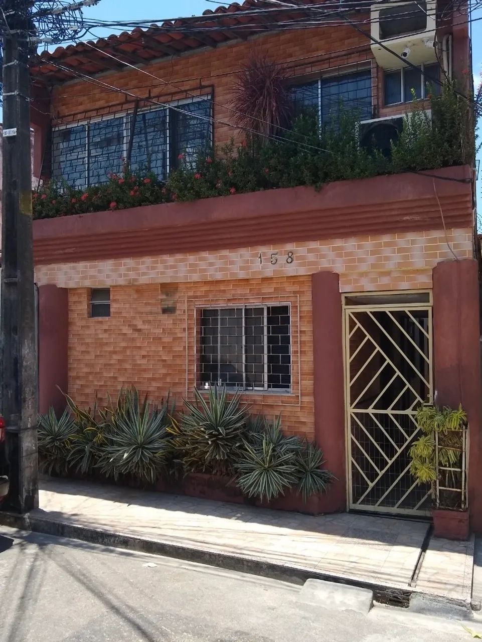 Aluga-se apartamento sem mobília , próximo ao Campus do Pici - (UFC).