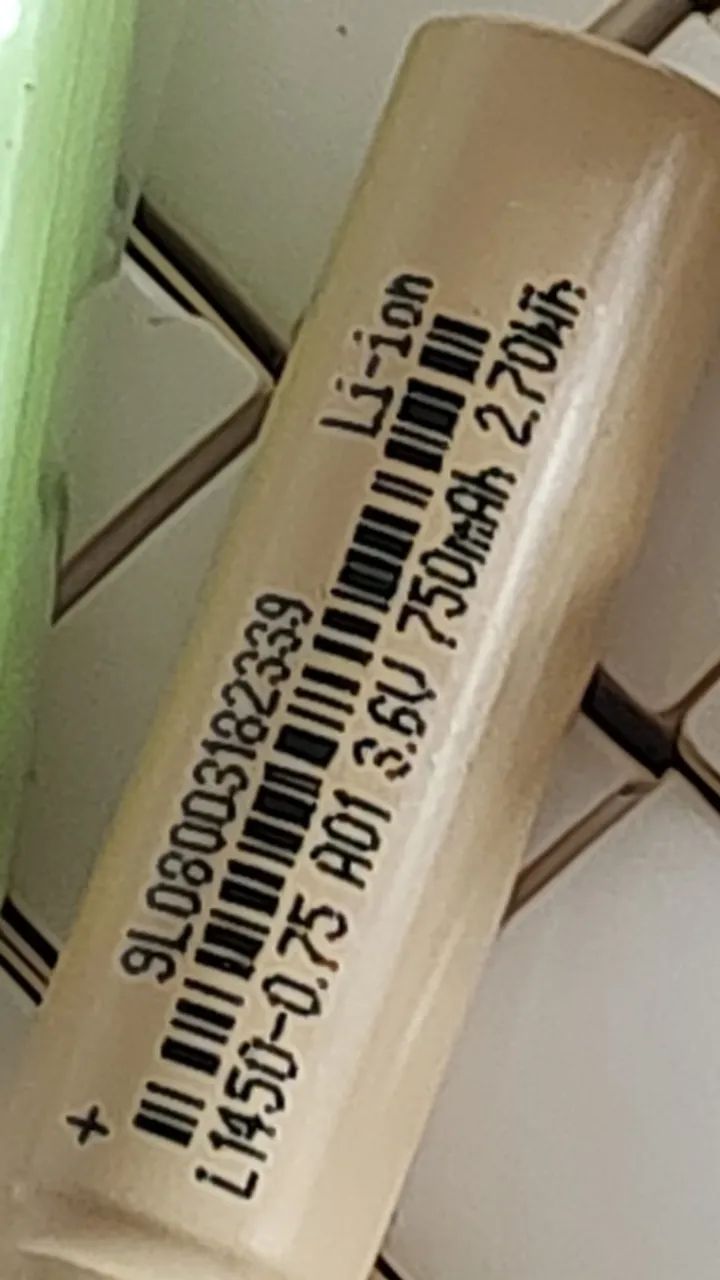 Bateria recarregável lanterna Tática 14500 - Foto 2