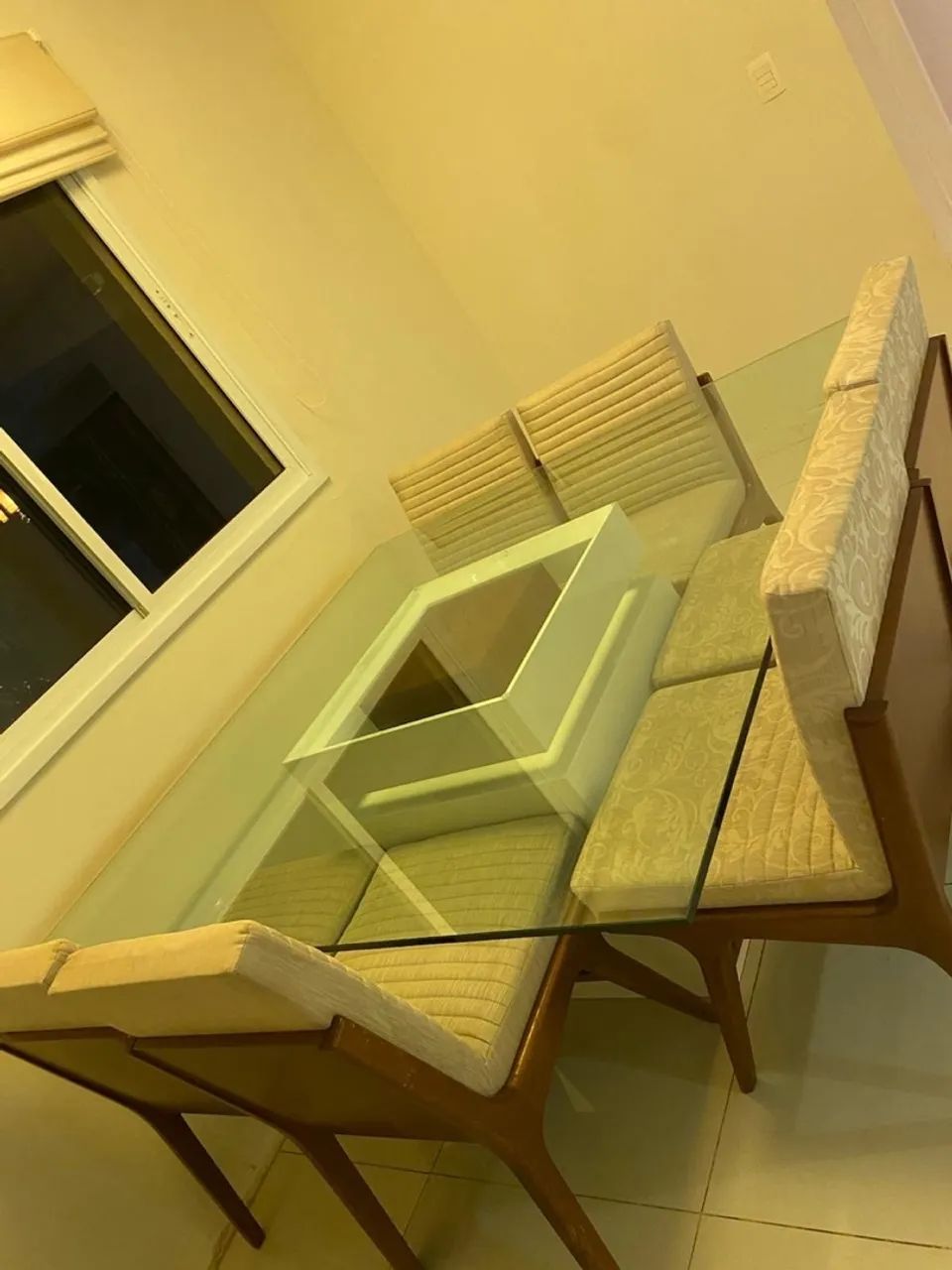 Mesa de vidro com 6 cadeiras - Foto 3