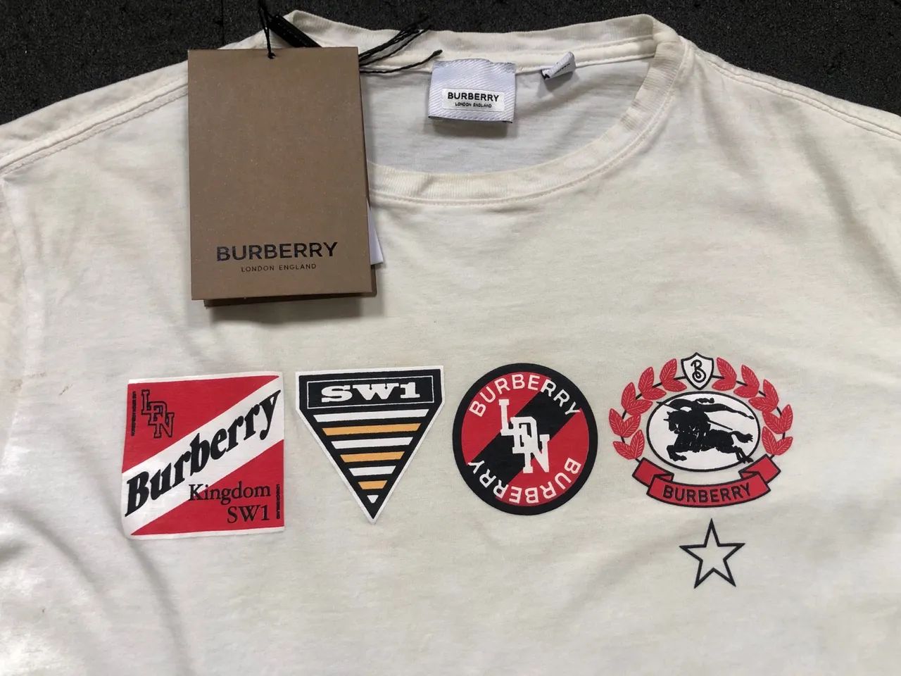 Camiseta Burberry Original Tamanho P, comprada de Londres - Foto 2